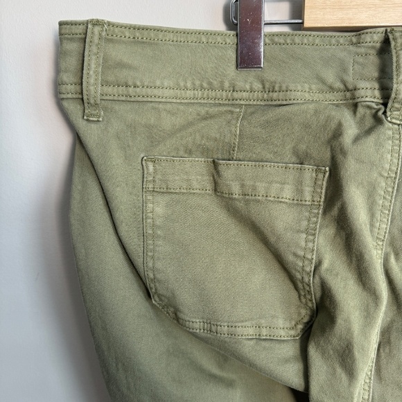 Torrid Women's High-Rise Army Green Chino Cropped Pants Size 22 Pockets‎ - Picture 5 of 13